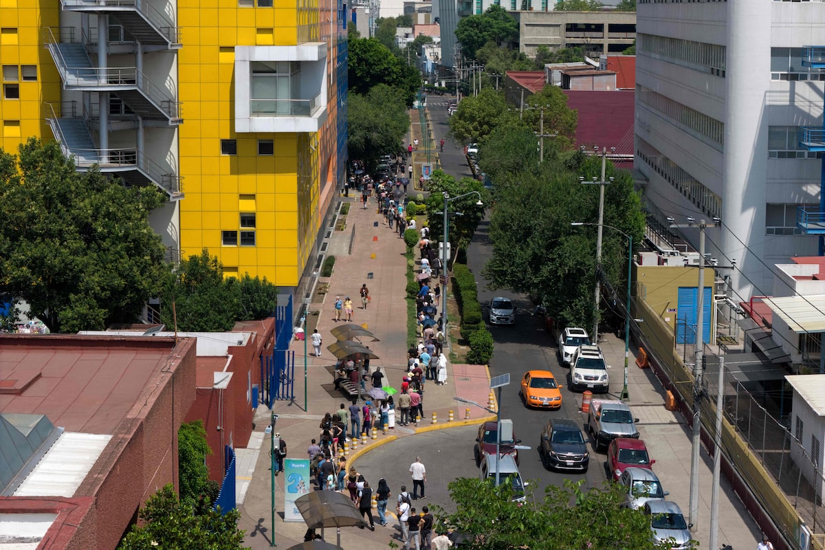 Esperança e desilusão com política marcam sentimentos de eleitores em dia de votação no México