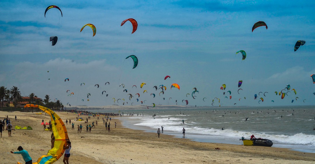 Taxação de “blusinhas” cai e PEC das Praias será modificada