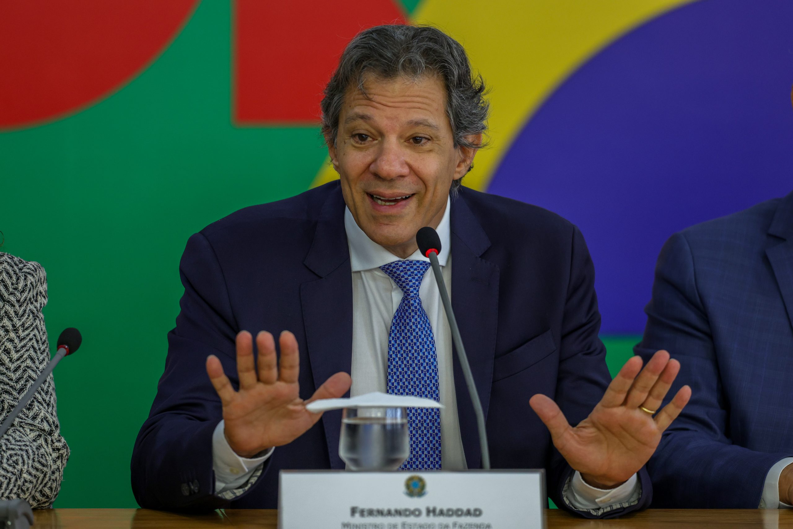 Haddad apresenta plano econômico e metas para 2025 e 2026