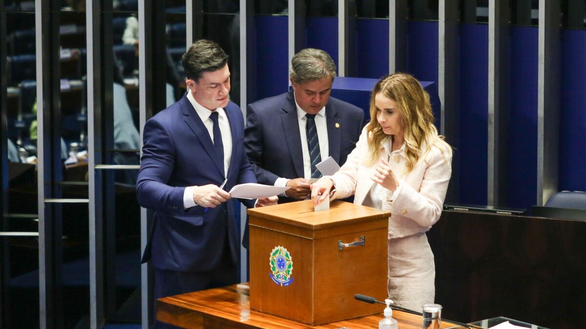 Daniella Ribeiro se torna a primeira mulher a ocupar o cargo de 1ª secretária do Senado Federal