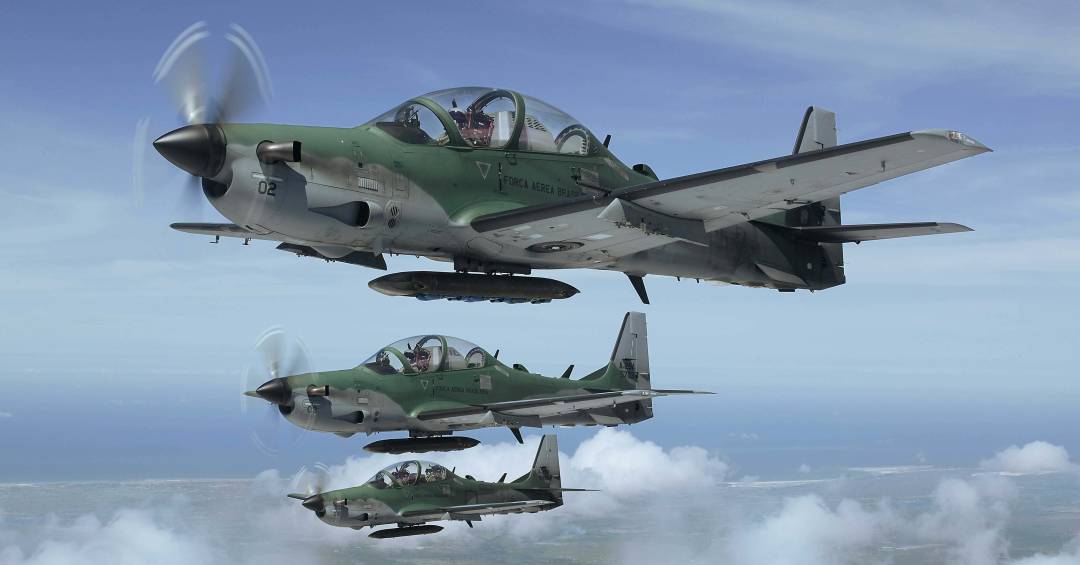 Tire a dúvida: Qual é o coletivo de aviões? Descub...