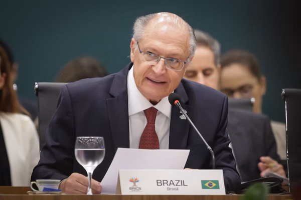 Paes e Barbalho articulam para suceder Alckmin na vice de Lula em 2026