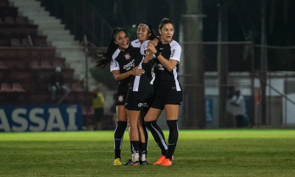 Com dois de Gabi Zanotti, Corinthians derrota AD Taubaté e mantém invencibilidade no Paulista Feminino