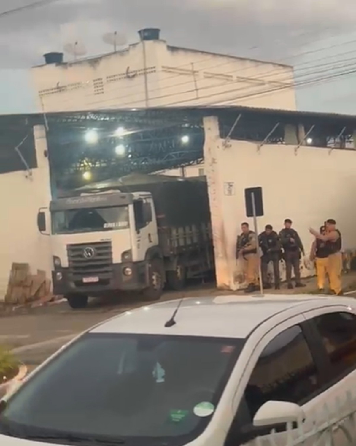 Dois homens são presos após manter funcionários de distribuidora de bebidas reféns no Brejo da Paraíba | Paraíba