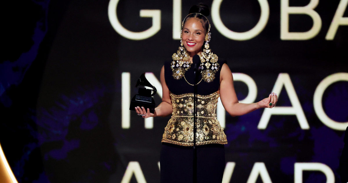 HÁ 21 ANOS, ALICIA KEYS ERA NOVAMENTE DESTAQUE …