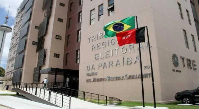 a lista tríplice para o cargo de membro suplente, em substituição a Osmando Form