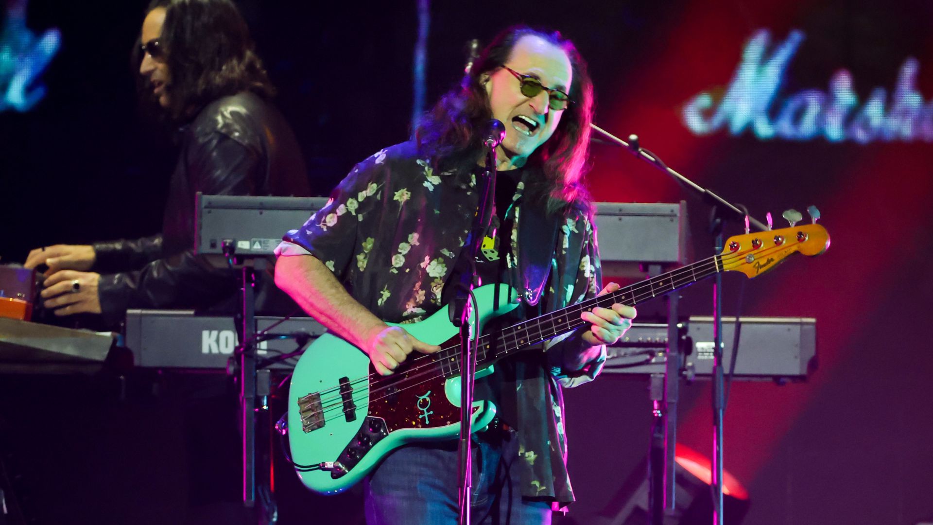 Laringite e bronquite de Geddy Lee levam Rush a adiar shows nos EUA